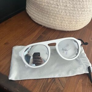 White I-SEA Glacier Sunglasses